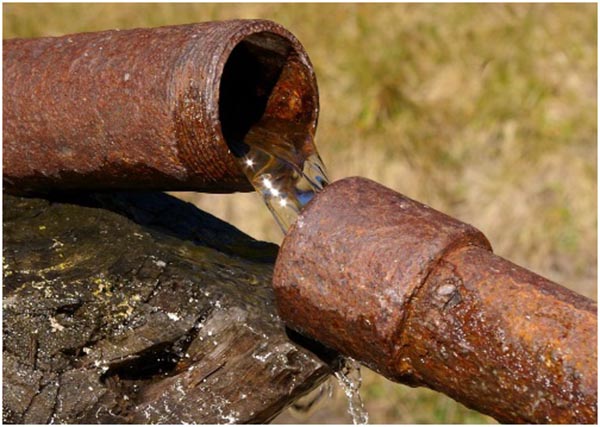 Đường ống nước rỉ sét là nguyên nhân gây nhiễm Colifom